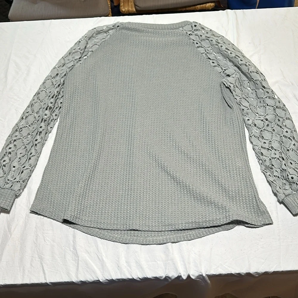 Jcpenney Gray Size  XLarge  Long Sleeve Shirt with hole design on the sleeves - Picture 3 of 5